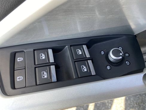 Used 2023 Audi Q3 2.0T Premium image 22