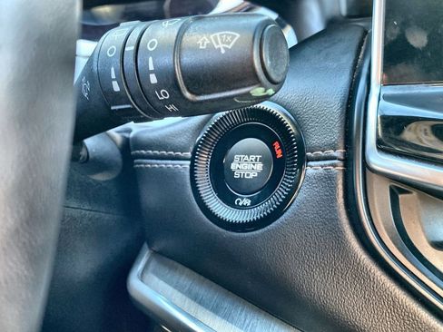 Used 2023 Jeep Compass Limited image 8