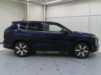New 2025 Mitsubishi Outlander SE video 2