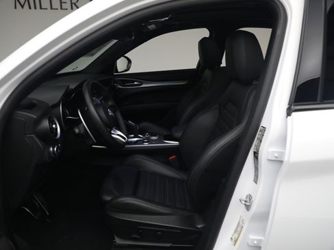 Used 2023 Alfa Romeo Stelvio Veloce AWD/4WD image 13