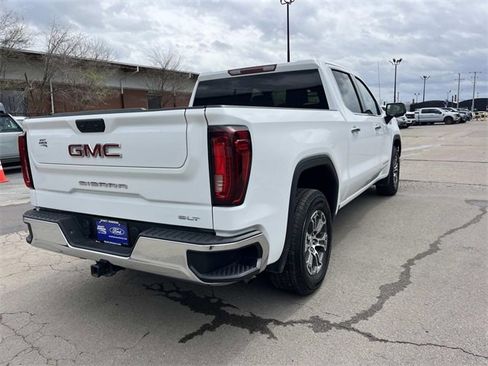 Used 2024 GMC Sierra 1500 SLT image 3