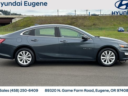 Used 2020 Chevrolet Malibu LT image 2