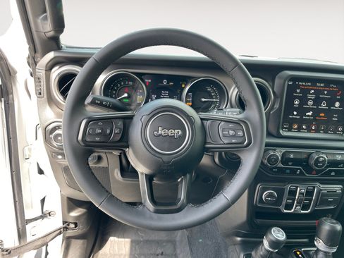 Used 2023 Jeep Wrangler Unlimited w/ 8.4" Radio Group AWD/4WD image 15