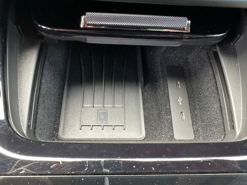 Certified 2024 Porsche Cayenne AWD/4WD image 31