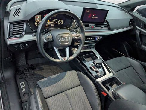 Used 2022 Audi Q5 e Prestige w/ Prestige Package image 10