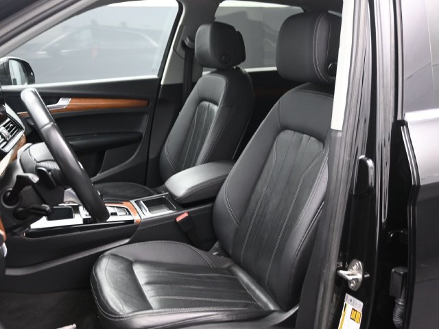 Used 2022 Audi Q5 2.0T Premium w/ Convenience Package AWD/4WD image 11
