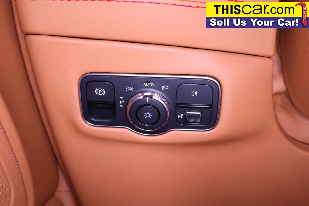 Used 2021 Aston Martin DBX AWD/4WD image 26