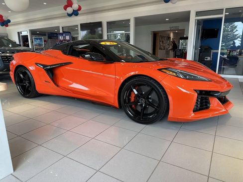 Used 2025 Chevrolet Corvette E-Ray AWD/4WD image 4