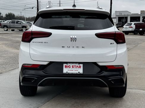 Used 2024 Buick Encore GX Sport Touring image 9