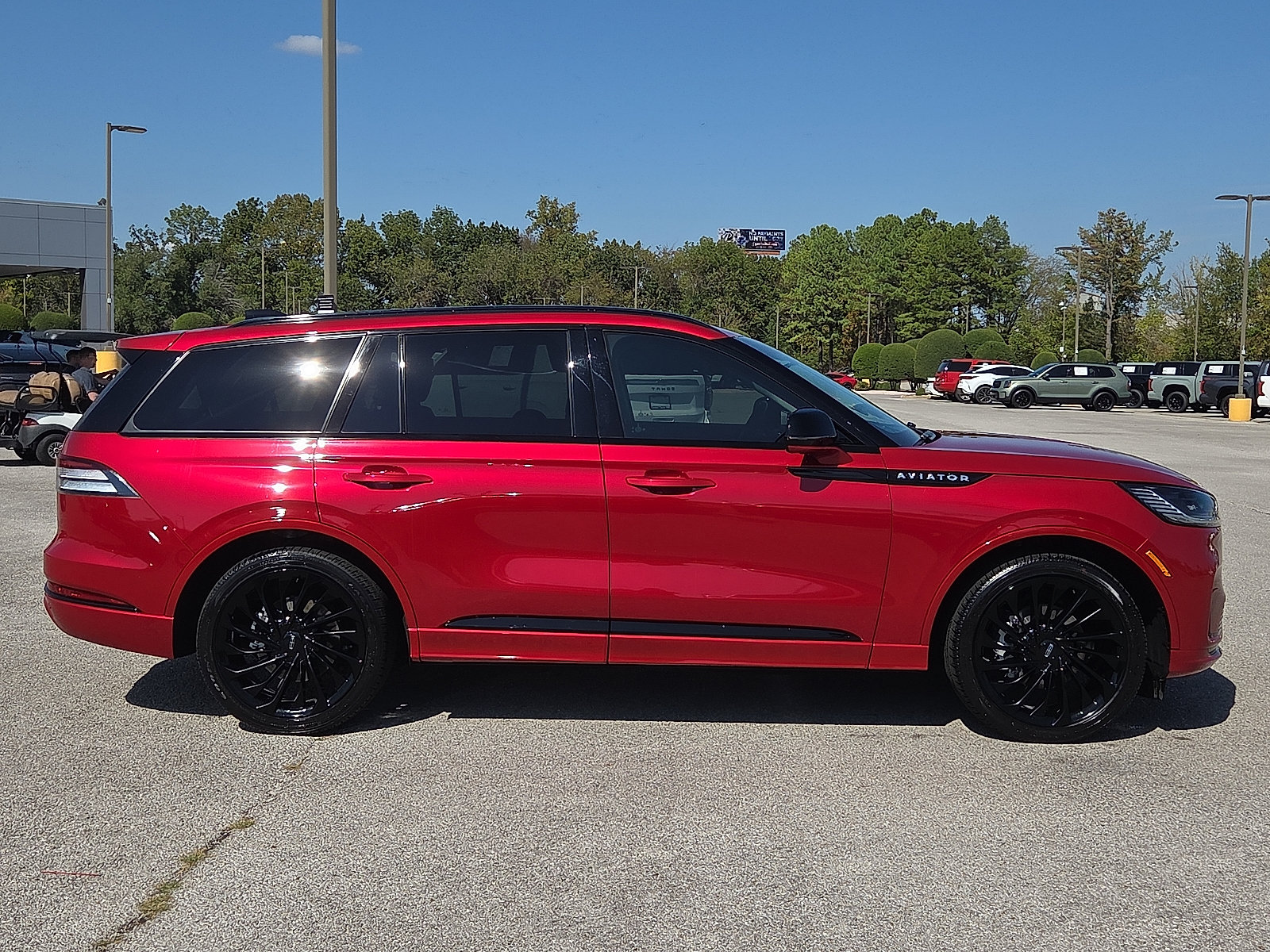 Used 2025 Lincoln Aviator Reserve w/ Equipment Group 201A AWD/4WD image 6