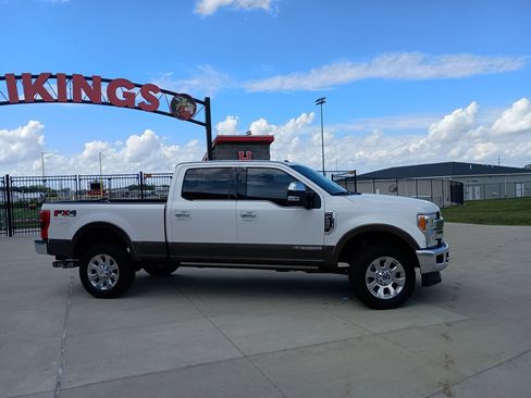 Used 2017 Ford F250 King Ranch w/ King Ranch Ultimate Package AWD/4WD image 2