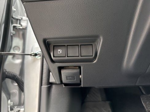 Used 2025 Toyota Prius XLE image 23