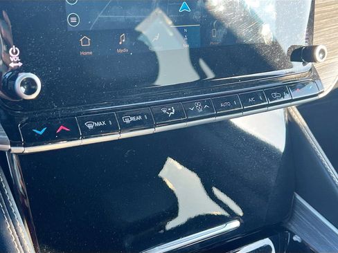 Used 2024 Jeep Wagoneer Series II w/ Flexible Seating Group image 16