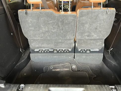 Used 2017 Chrysler Pacifica Limited w/ Tire & Wheel Group FWD image 13