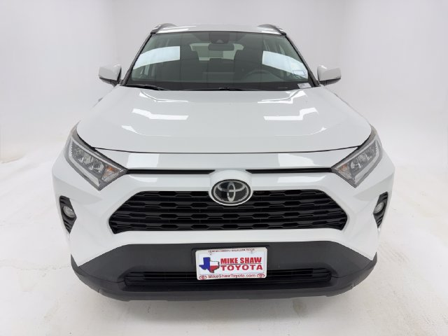 Used 2021 Toyota RAV4 XLE FWD image 3