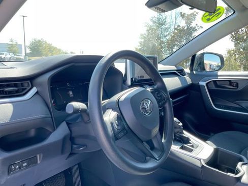 Used 2024 Toyota RAV4 LE image 9