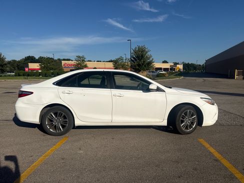 Used 2017 Toyota Camry SE FWD image 27