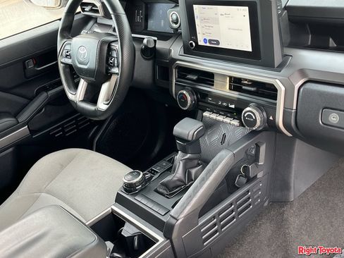 Certified 2025 Toyota 4Runner SR5 AWD/4WD image 13