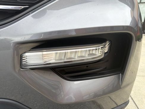 Used 2022 Ford Explorer XLT w/ Equipment Group 202A AWD/4WD image 17