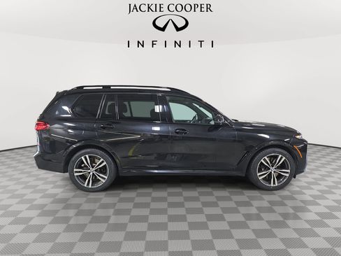 Used 2023 BMW X7 xDrive40i w/ M Sport Package AWD/4WD image 4