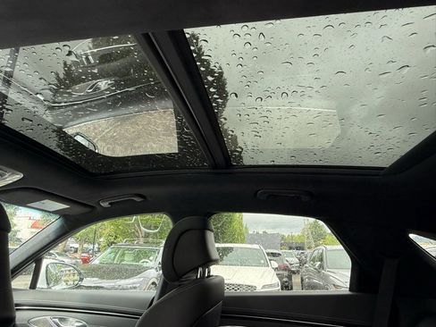 Used 2025 Genesis GV70 3.5T Sport w/ Sport Advanced Package image 18