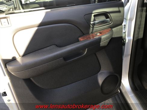 Used 2012 Chevrolet Avalanche LS w/ Convenience Package image 15