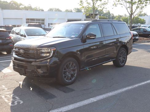Used 2025 Ford Expedition Platinum w/ Stealth Performance Package AWD/4WD image 16