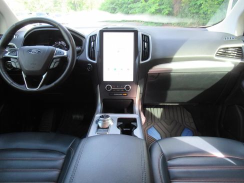 Used 2022 Ford Edge SEL w/ Sport Appearance Package AWD/4WD image 12