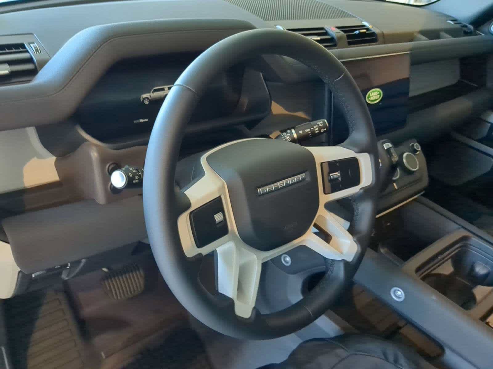 New 2023 Land Rover Defender 130 SE AWD/4WD image 9