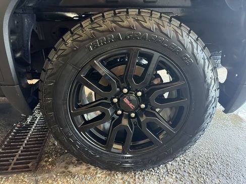 Certified 2022 GMC Sierra 1500 Elevation w/ LPO, Elevation Black Package AWD/4WD image 10