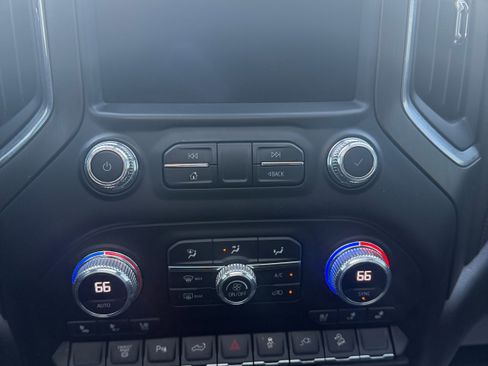 Used 2022 GMC Sierra 2500 AT4 w/ AT4 Preferred Package image 19