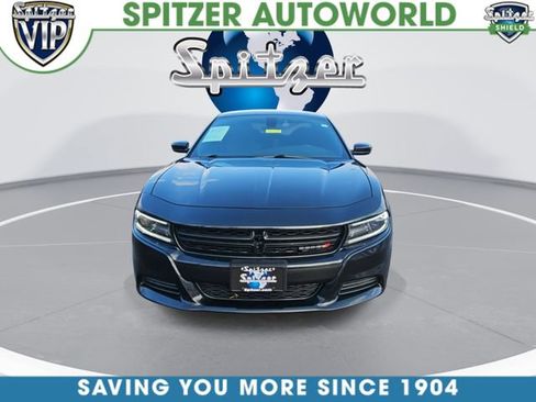 Used 2018 Dodge Charger SXT image 3