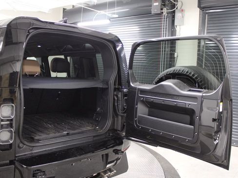 Used 2025 Land Rover Defender 110 V8 image 44