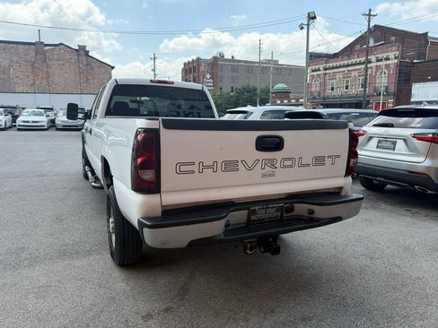 Used 2006 Chevrolet Silverado 2500 W/T w/ Skid Plate Package AWD/4WD image 4