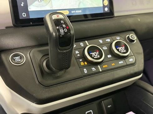 Used 2020 Land Rover Defender 110 SE AWD/4WD image 21