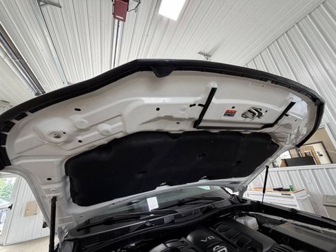 Used 2024 Nissan Armada SL w/ Captain's Chairs Package AWD/4WD image 51