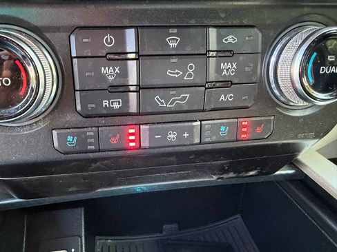 Used 2020 Ford F150 Lariat w/ Equipment Group 502A Luxury AWD/4WD image 23
