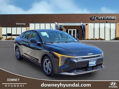 Used 2025 Kia K4 FWD image 3