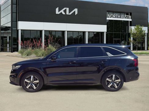 Certified 2022 Kia Sorento S FWD image 3
