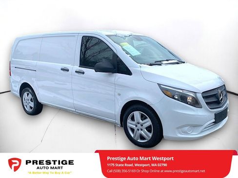 Used 2017 Mercedes-Benz Metris image 1