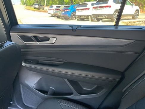 Used 2024 Volkswagen Atlas Cross Sport SE FWD image 14