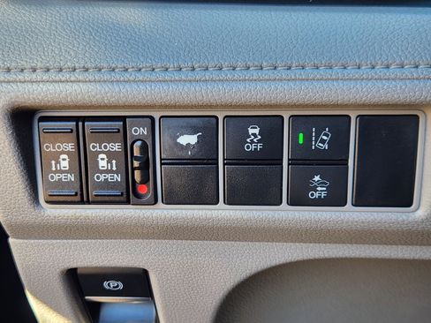 Used 2018 Honda Odyssey EX-L image 27