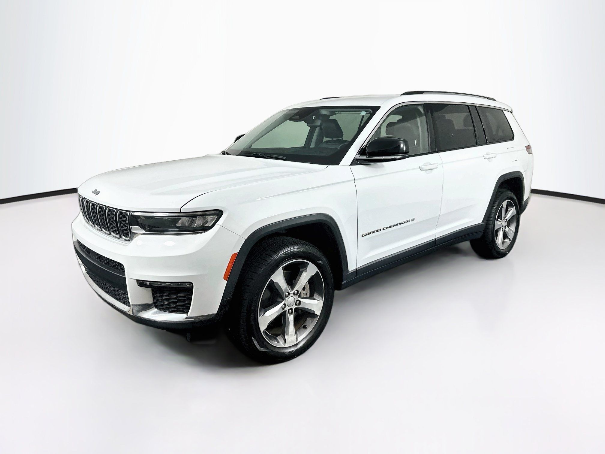 Used 2022 Jeep Grand Cherokee L Limited RWD image 3