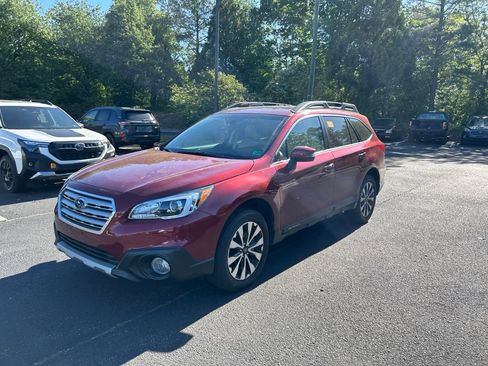 Used 2017 Subaru Outback 2.5i Limited AWD/4WD image 11