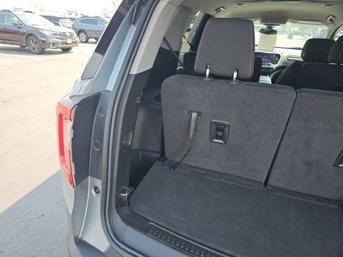 Used 2023 GMC Acadia SLE w/ Driver Convenience Package image 11
