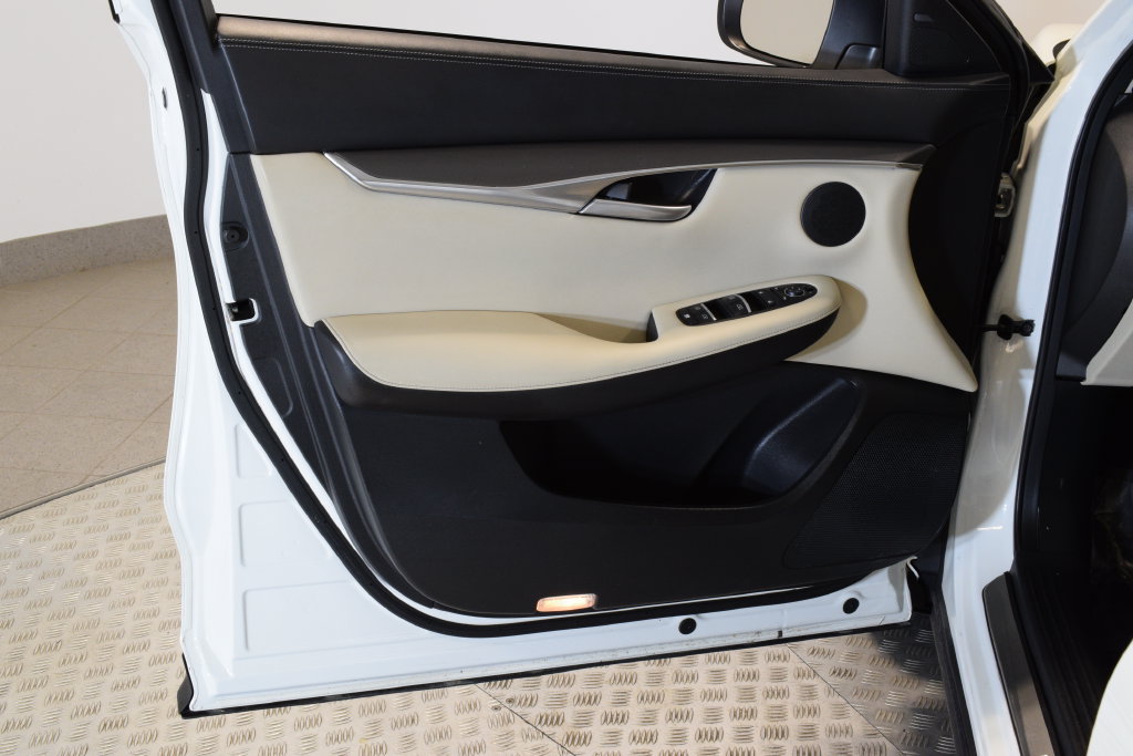 Certified 2022 INFINITI QX50 Luxe AWD/4WD image 15