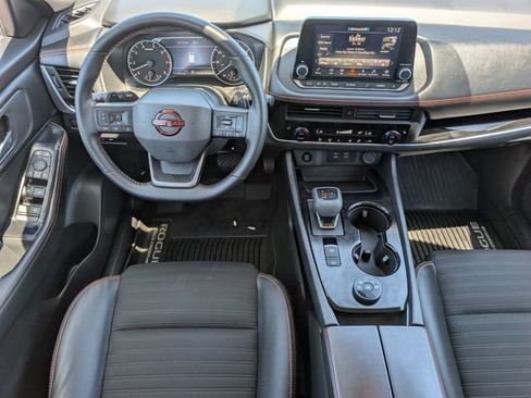 Used 2025 Nissan Rogue SV AWD/4WD image 8