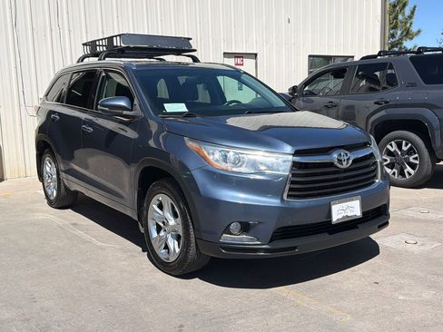 Used 2015 Toyota Highlander Limited image 3