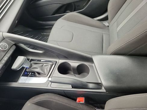 Used 2024 Hyundai Elantra SE image 22