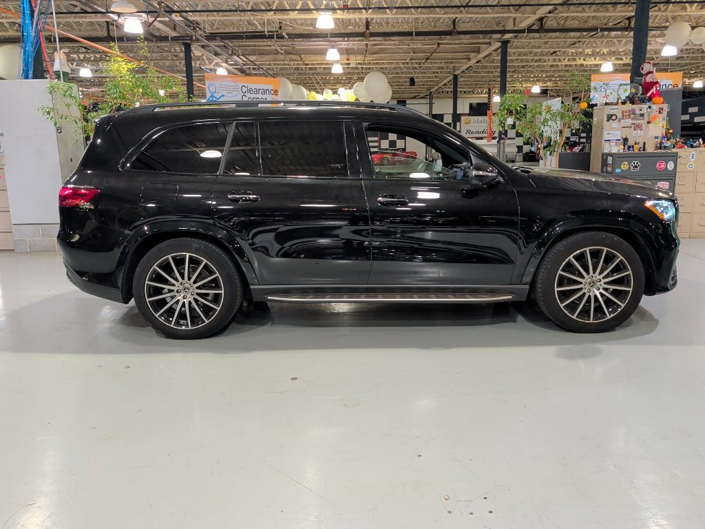 Used 2024 Mercedes-Benz GLS 450 4MATIC w/ AMG Line Exterior image 10